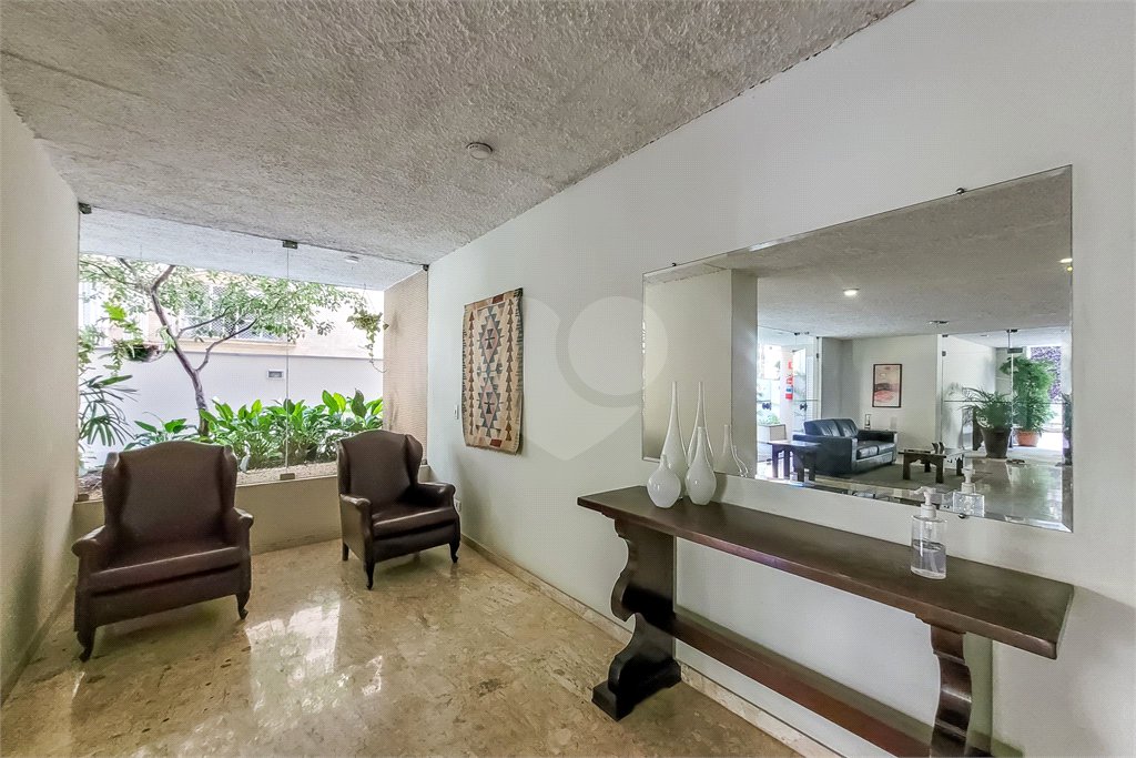 Apartamento à venda com 3 quartos, sendo 1 suíte, em Itaim Bibi, São Paulo, SP