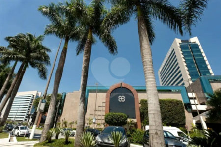 Apartamento à venda com 2 suítes em Santo Amaro, São Paulo, SP