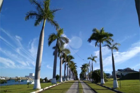 Casa à venda com 3 quartos, sendo 1 suíte, no condomínio Palmeiras Imperiais, Salto - SP