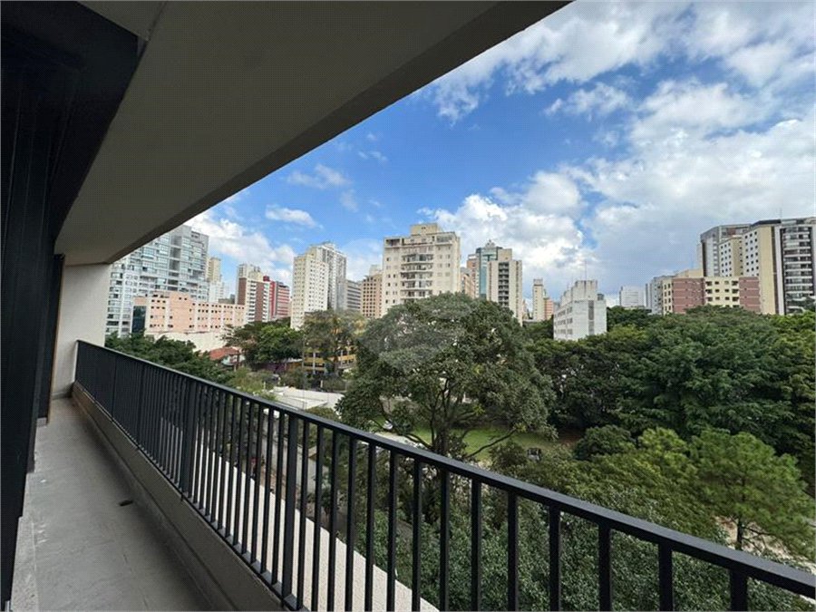 Apartamento à venda com 3 suítes em Vila Clementino, São Paulo, SP
