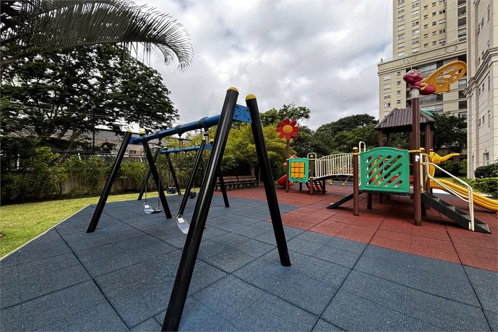 Apartamento para alugar com 3 suítes em Vila Romana, São Paulo, SP