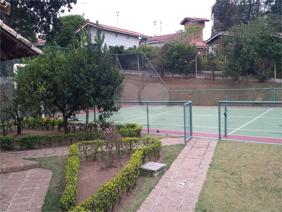 Casa à venda ou para alugar com 4 suítes no condomínio Residencial Vale das Laranjeiras, Indaiatuba - SP