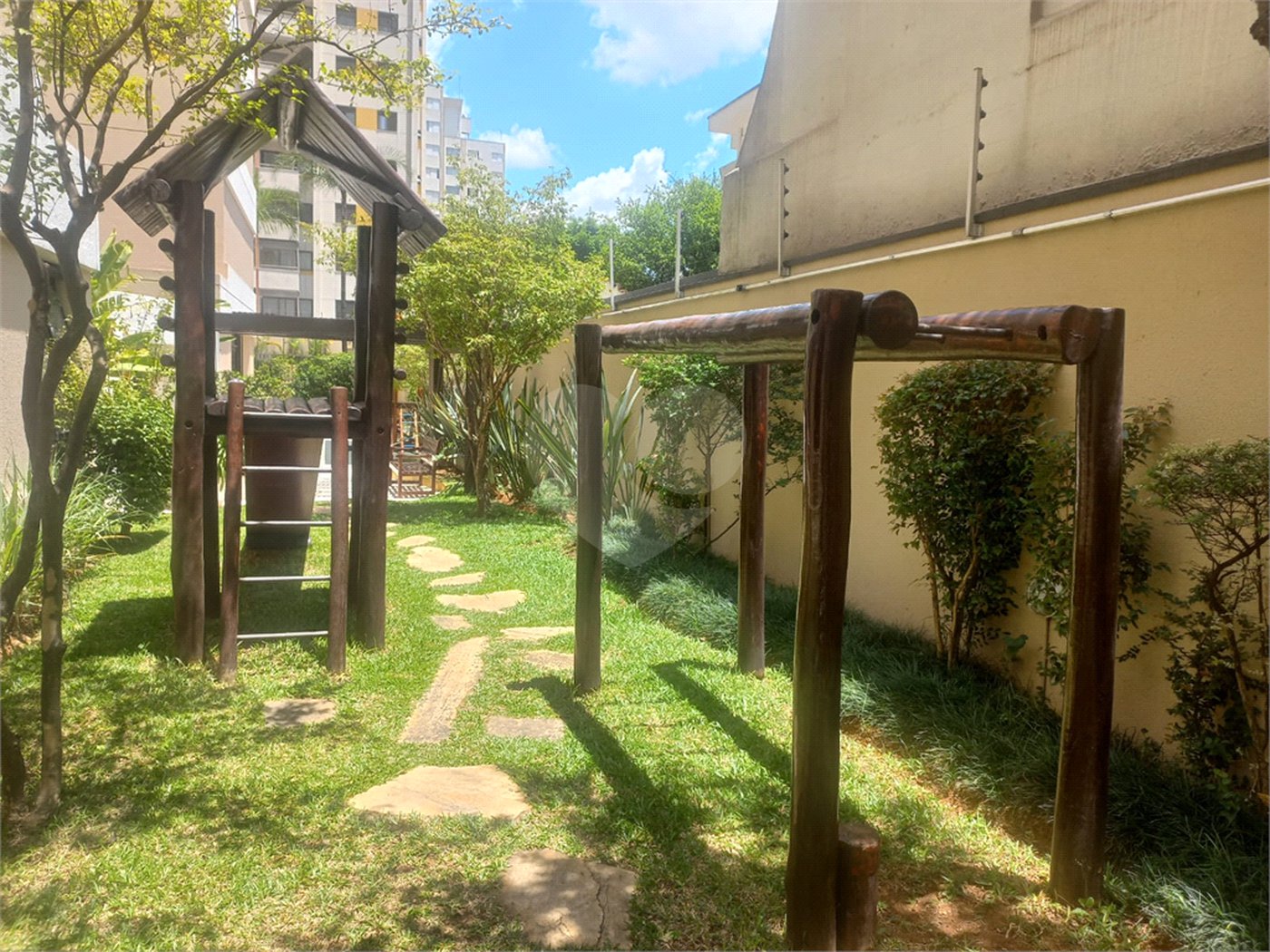 Apartamento à venda com 3 suítes em Vila Pompéia, São Paulo, SP