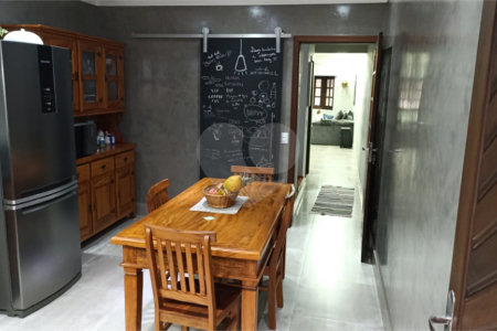 Sobrado à venda com 3 quartos, sendo 1 suíte, em Parque São George, Cotia, SP