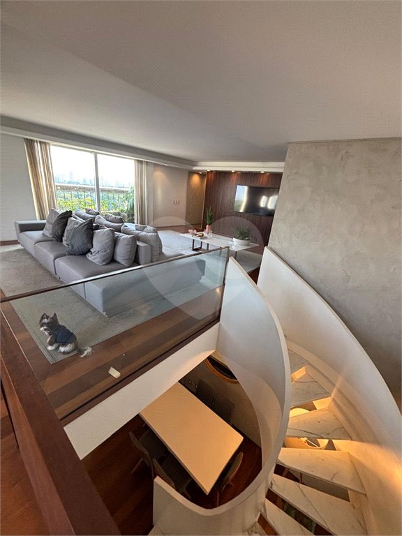 Apartamento à venda com 3 quartos, sendo 1 suíte, em Cerqueira César, São Paulo, SP