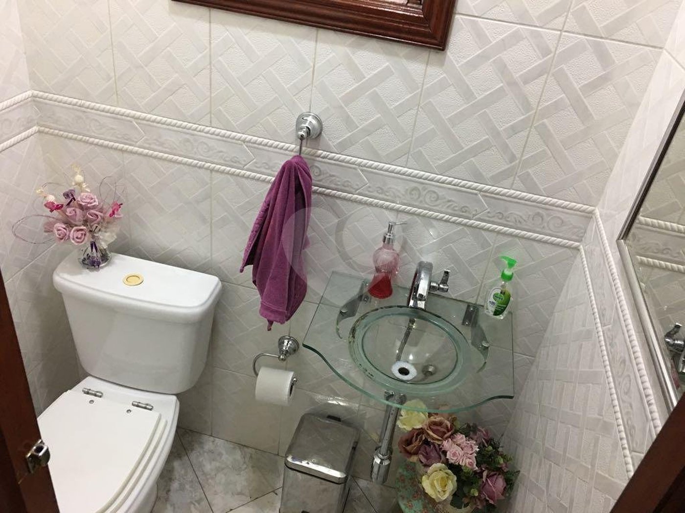 Casa à venda com 3 quartos, sendo 1 suíte, no condomínio Sobrado, São Paulo - SP