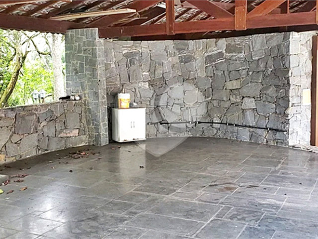 Casa à venda com 4 suítes no condomínio Alpes da Cantareira, Mairiporã - SP