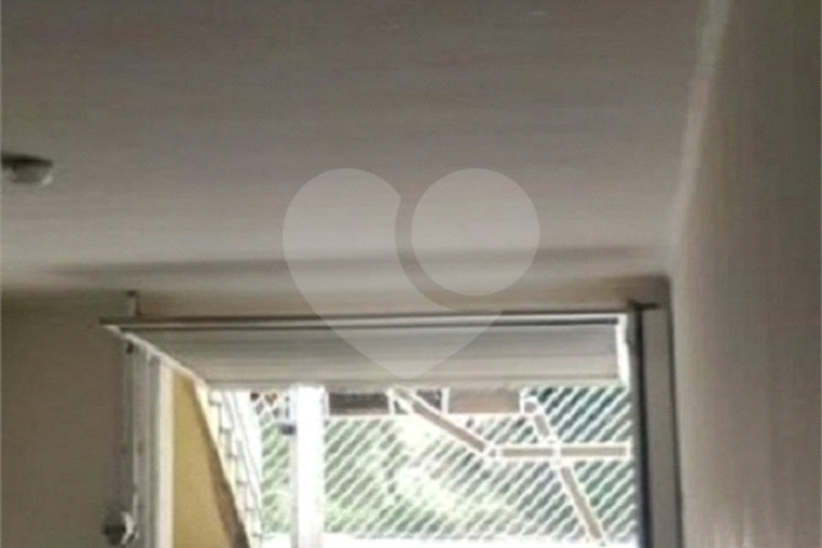 Sobrado à venda com 4 quartos, sendo 3 suítes, em Vila Irmãos Arnoni, São Paulo, SP