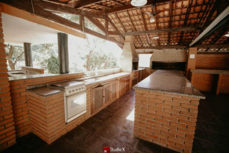 Chácara à venda com 10 quartos, sendo 2 suítes, em Mombaça, São Roque, SP