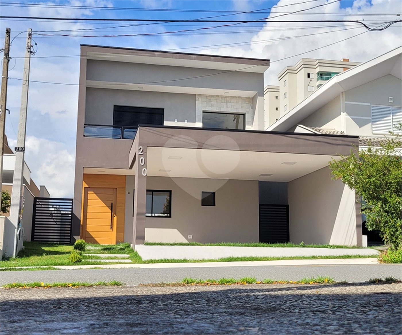 Casa à venda com 3 suítes no condomínio Floradas Paratey, São José dos Campos - SP