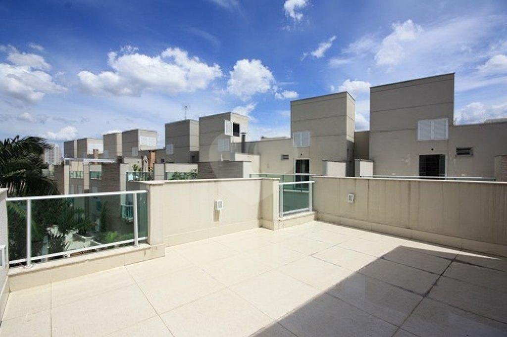 Casa à venda com 4 quartos, sendo 2 suítes, no condomínio Melbourne Residence, São Paulo - SP