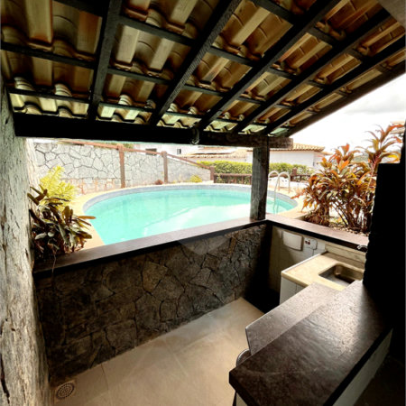 Casa à venda com 6 quartos, sendo 5 suítes,  em Alto de Búzios, Armação dos Búzios, RJ