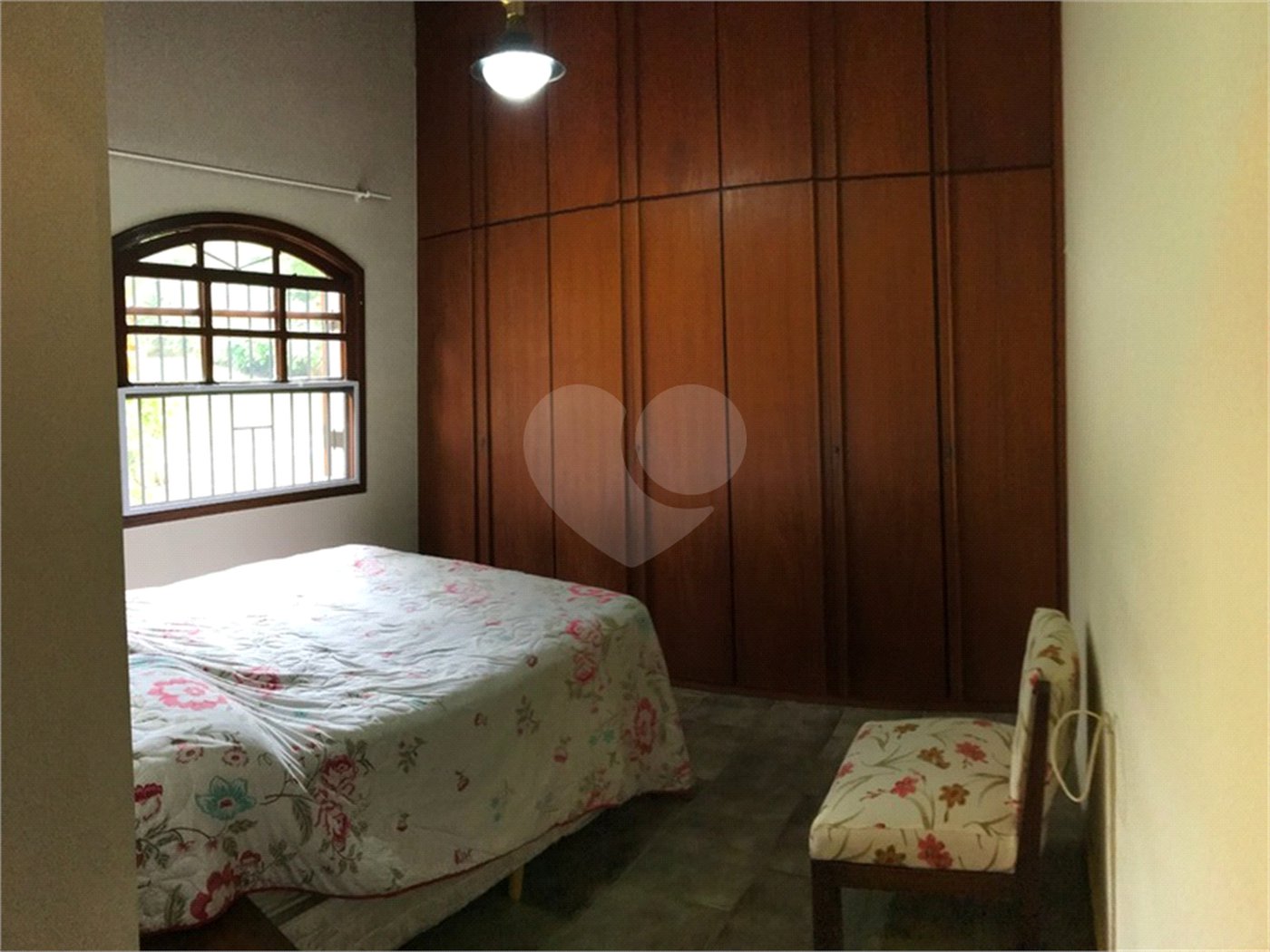 Casa à venda com 5 quartos, sendo 3 suítes, no condomínio Recanto das Flores, Indaiatuba - SP