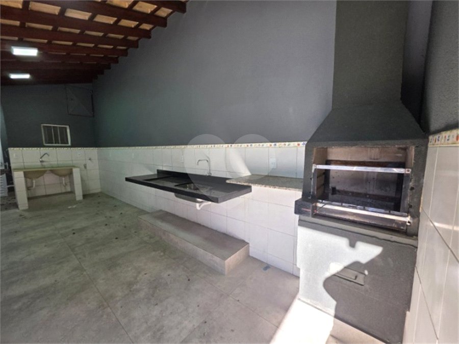 Casa à venda com 3 quartos, sendo 1 suíte, no condomínio Residencial Jardim das Palmeiras, Vinhedo - SP