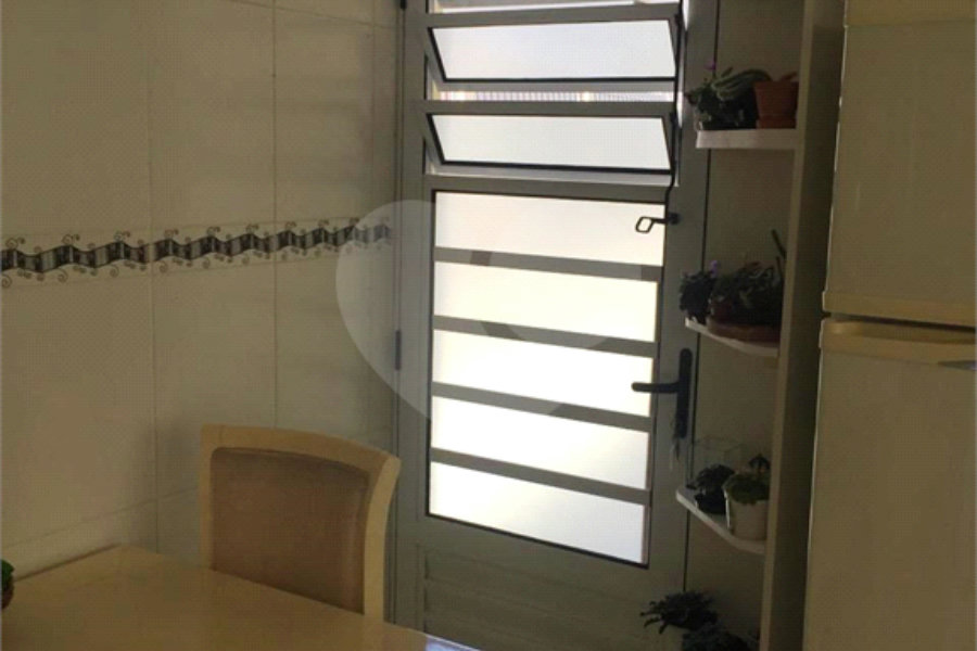 Casa à venda com 3 quartos, sendo 1 suíte, no condomínio Coelho III, São Paulo - SP