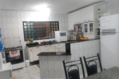 Chácara à venda com 2 quartos, sendo 1 suíte, em Estância Conceição, Itapetininga, SP