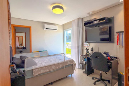 Casa à venda com 3 suítes no condomínio Figueira Garden, Atibaia - SP