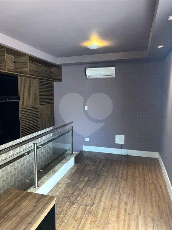 Casa à venda com 3 quartos, sendo 1 suíte, no condomínio Recanto das Araucárias, Suzano - SP