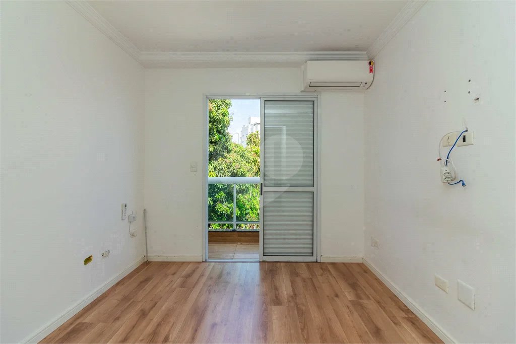 Casa à venda com 3 quartos, sendo 2 suítes,  no condomínio Sagres, São Paulo - SP
