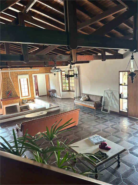 Casa à venda ou para alugar com 4 quartos, sendo 3 suítes,  em Jardim Estância Brasil, Atibaia, SP