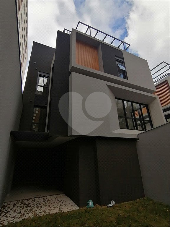 Casa à venda ou para alugar com 3 quartos, sendo 1 suíte,  no condomínio Cube Tutóia, São Paulo - SP