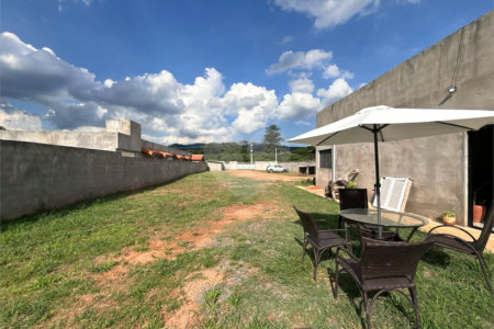 Casa à venda com 2 suítes em Jardim Estância Brasil, Atibaia, SP