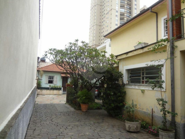 Sobrado à venda com 5 quartos, sendo 1 suíte,  em Santana, São Paulo, SP
