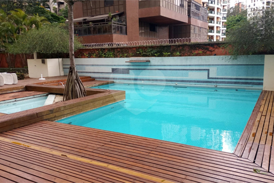 Apartamento à venda com 4 quartos, sendo 2 suítes, em Morumbi, São Paulo, SP