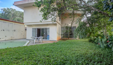 Casa à venda com 4 quartos, sendo 3 suítes, em Jardim Marajoara, São Paulo, SP