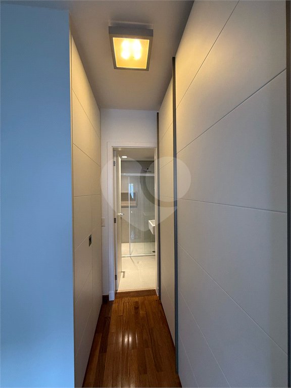 Casa à venda com 4 suítes no condomínio East Village, São Paulo - SP