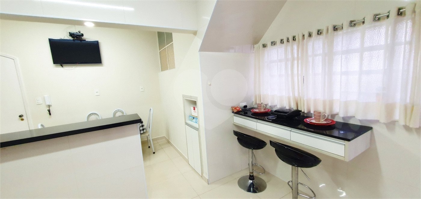 Sobrado à venda com 4 quartos, sendo 3 suítes, em Vila Paulicéia, São Paulo, SP