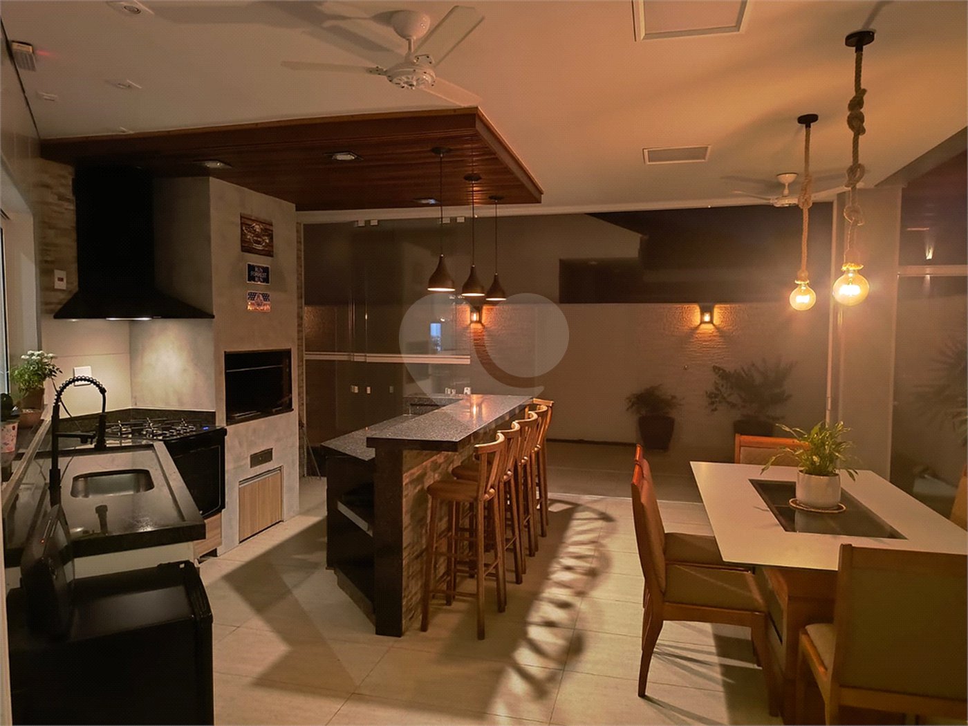 Casa à venda com 3 suítes no condomínio Residencial Chácara Ondina, Sorocaba - SP