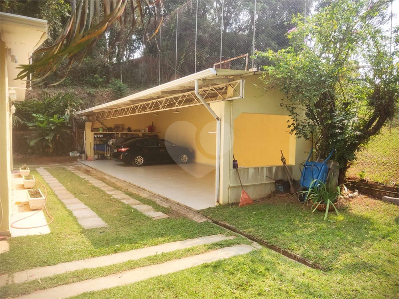 Chácara à venda ou para alugar com 3 quartos, sendo 1 suíte, em Chácaras Polozzi, Louveira, SP