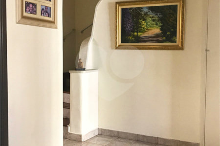 Casa à venda com 4 quartos, sendo 1 suíte,  em Vila Olímpia, São Paulo, SP