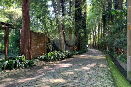 Terreno à venda no condomínio Chácara Flora, São Paulo - SP