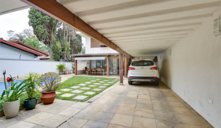 Sobrado à venda com 4 quartos, sendo 1 suíte,  em Granja Julieta, São Paulo, SP