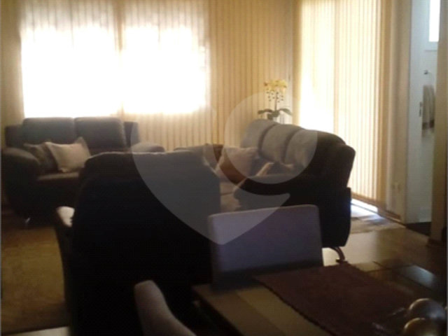 Casa à venda com 5 quartos, sendo 4 suítes,  no condomínio Village St. Louis, São Paulo - SP