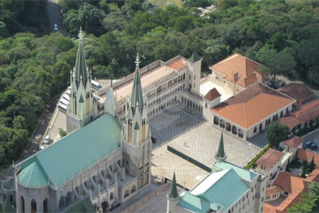 Casa à venda com 2 quartos, sendo 1 suíte, em Região Central, Caieiras, SP