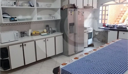 Casa à venda com 3 quartos, sendo 1 suíte,  em Vila Scarpelli, Santo André, SP