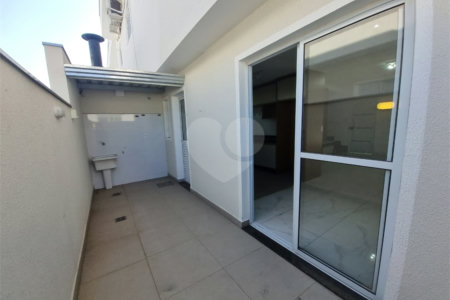 Casa à venda com 3 quartos, sendo 1 suíte, no condomínio Residencial Américo Figueiredo, Sorocaba - SP