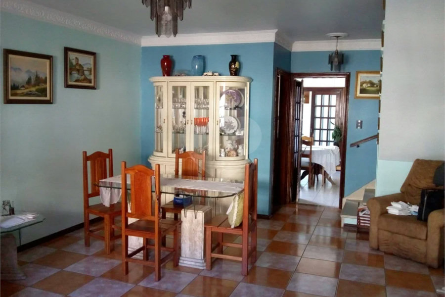 Sobrado à venda com 3 quartos, sendo 1 suíte,  em Tremembé, São Paulo, SP