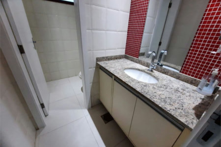Apartamento Residencial à venda, Pitangueiras, Guarujá - AP0136.