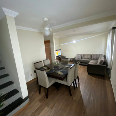 Casa à venda com 3 quartos, sendo 1 suíte, no condomínio Regina, São Paulo - SP