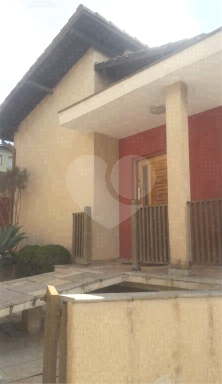 Casa à venda com 3 quartos, sendo 1 suíte,  em Vila Oliveira, Mogi das Cruzes, SP