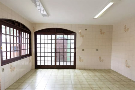 Casa à venda com 4 quartos, sendo 1 suíte, em Vila Tiradentes, São Paulo, SP
