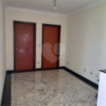 Sobrado à venda com 3 suítes em Vila Romero, São Paulo, SP