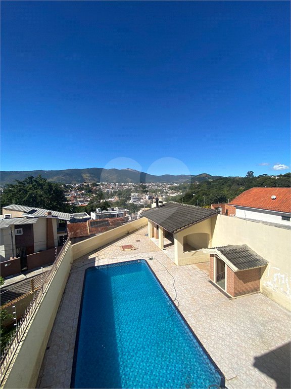 Casa à venda com 4 quartos, sendo 2 suítes,  em Jardim do Lago, Atibaia, SP