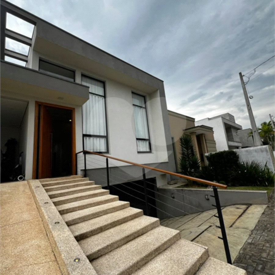 Casa à venda com 4 quartos, sendo 3 suítes, no condomínio Mosaico Essence, Mogi das Cruzes - SP