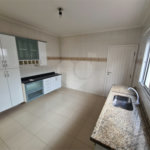 Casa à venda com 3 quartos, sendo 2 suítes, no condomínio Terras de São Francisco, Vinhedo - SP