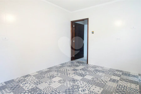 Sobrado à venda com 4 quartos, sendo 1 suíte,  em Jardim Peri Peri, São Paulo, SP
